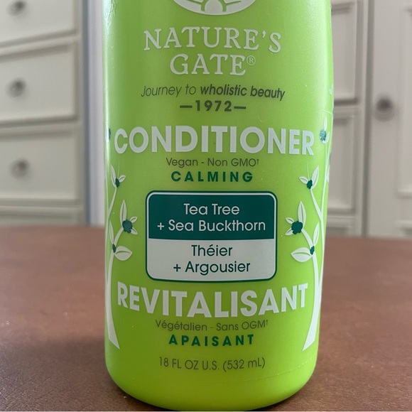 Nature’s Gate Wholistic Beauty Vegan Conditioner with Tea Tree and Sea Buckthorn - Picture 2 of 4